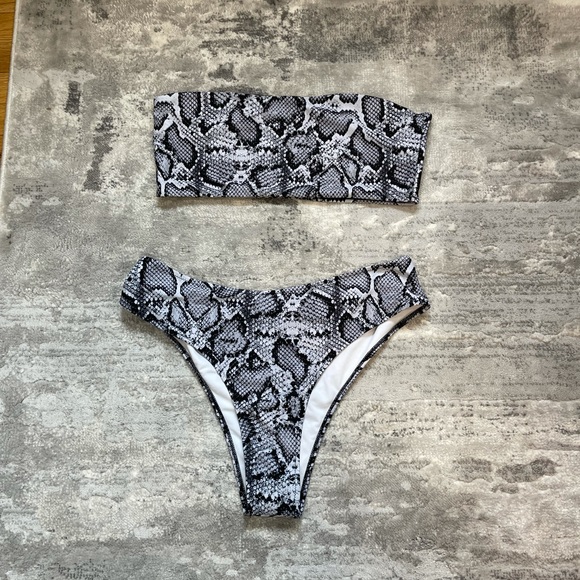 🌟Grey Bandeau Swimsuit - Picture 1 of 1